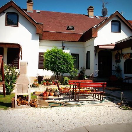 Hotel Palota Boedapest Buitenkant foto