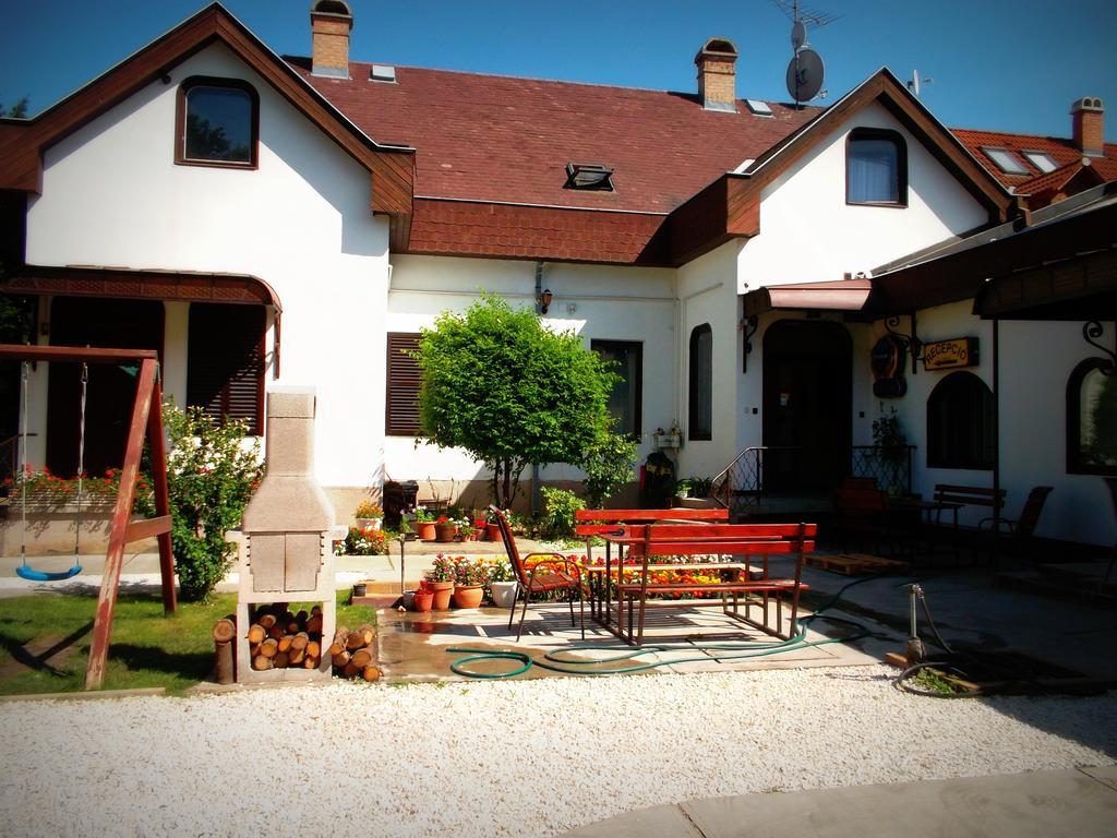 Hotel Palota Boedapest Buitenkant foto