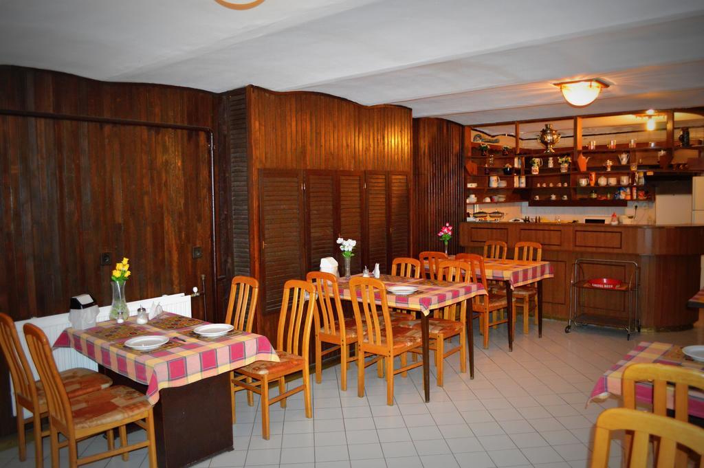 Hotel Palota Boedapest Buitenkant foto