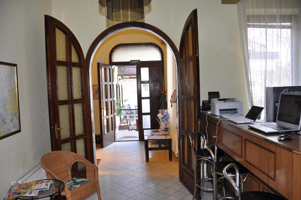 Hotel Palota Boedapest Buitenkant foto