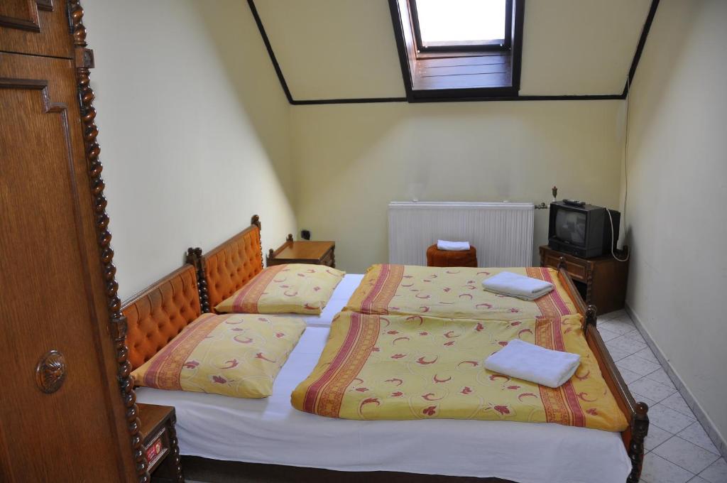 Hotel Palota Boedapest Kamer foto