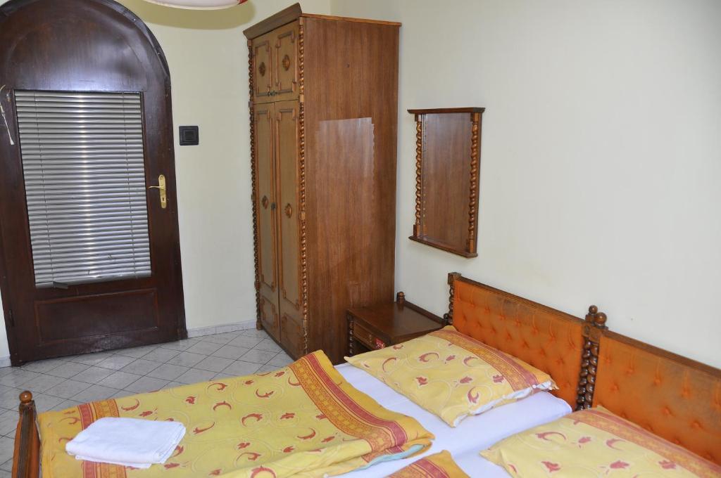 Hotel Palota Boedapest Kamer foto