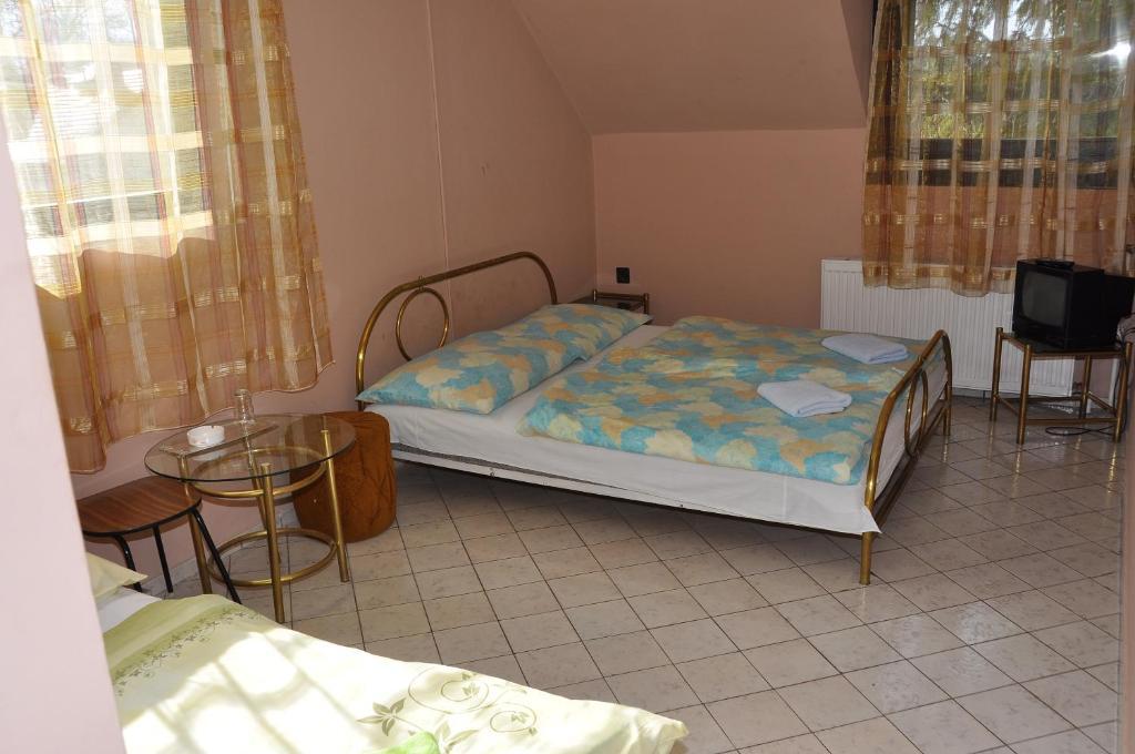 Hotel Palota Boedapest Kamer foto