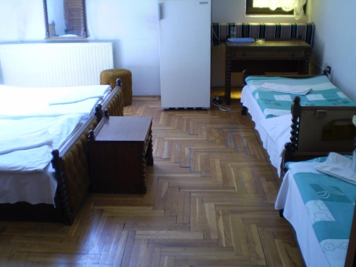 Hotel Palota Boedapest Kamer foto